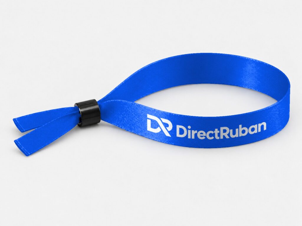 Bracelet tissu personnalisé bleu imprimé du logo DirectRuban en blanc, fermoir bague noire